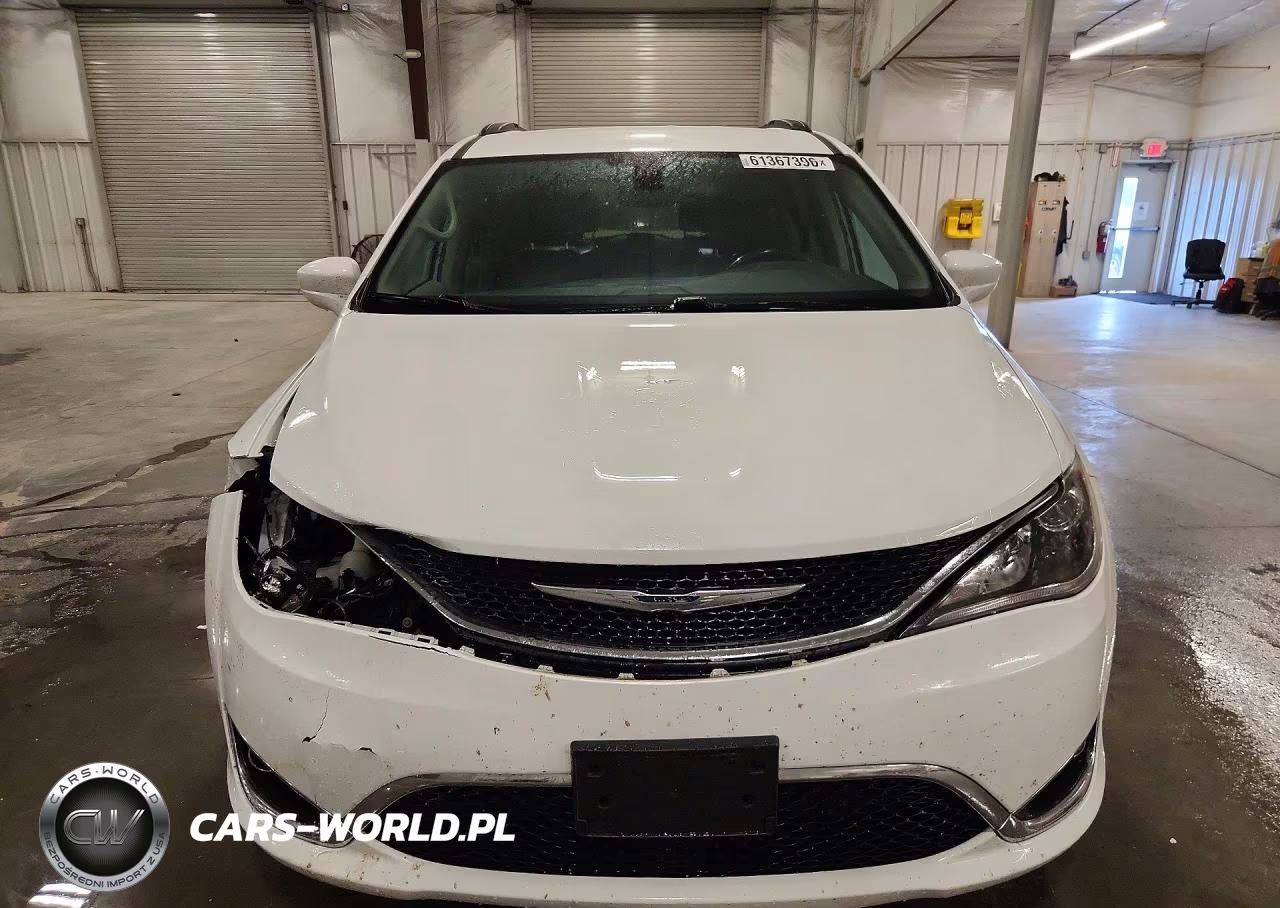 2017 Chrysler Pacifica Touring L VIN:2C4RC1BG6HR613076 - 5
