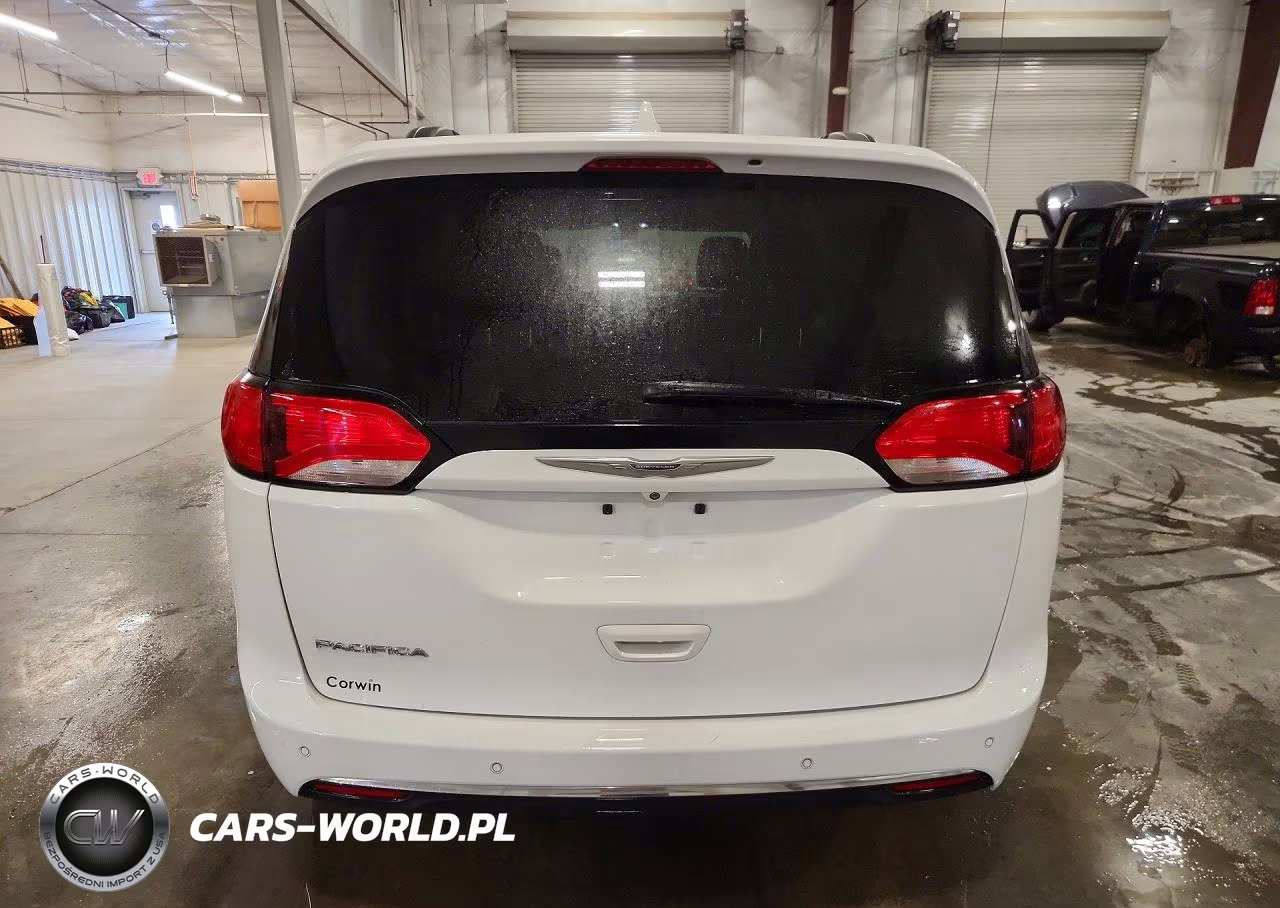 2017 Chrysler Pacifica Touring L VIN:2C4RC1BG6HR613076 - 6