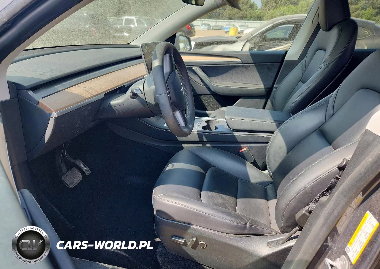 2023 Tesla Model Y VIN:7SAYGDEE1PA197492 - 7