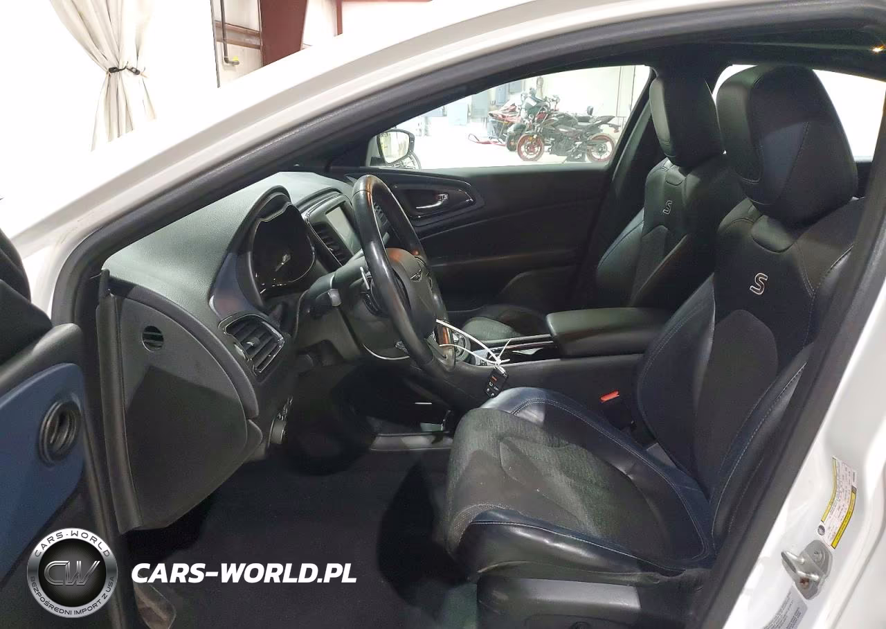 2015 Chrysler 200 S VIN:1C3CCCDGXFN556894 - 7