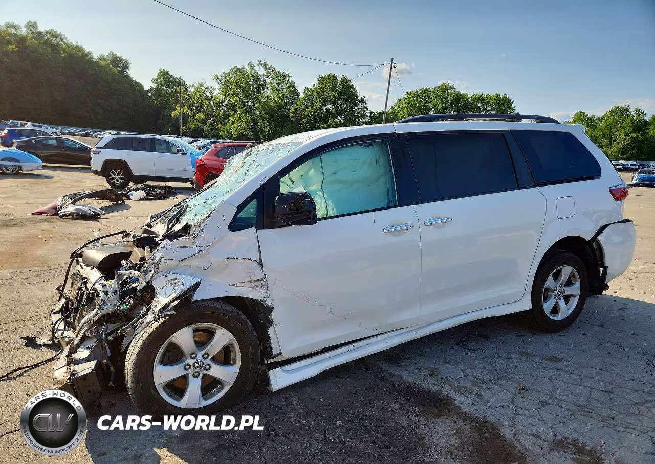 2019 Toyota Sienna Le