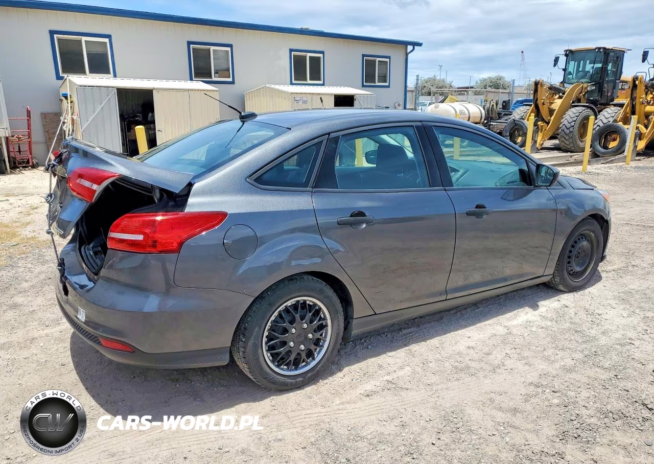 2015 Ford Focus S VIN:1FADP3E22FL247445 - 3