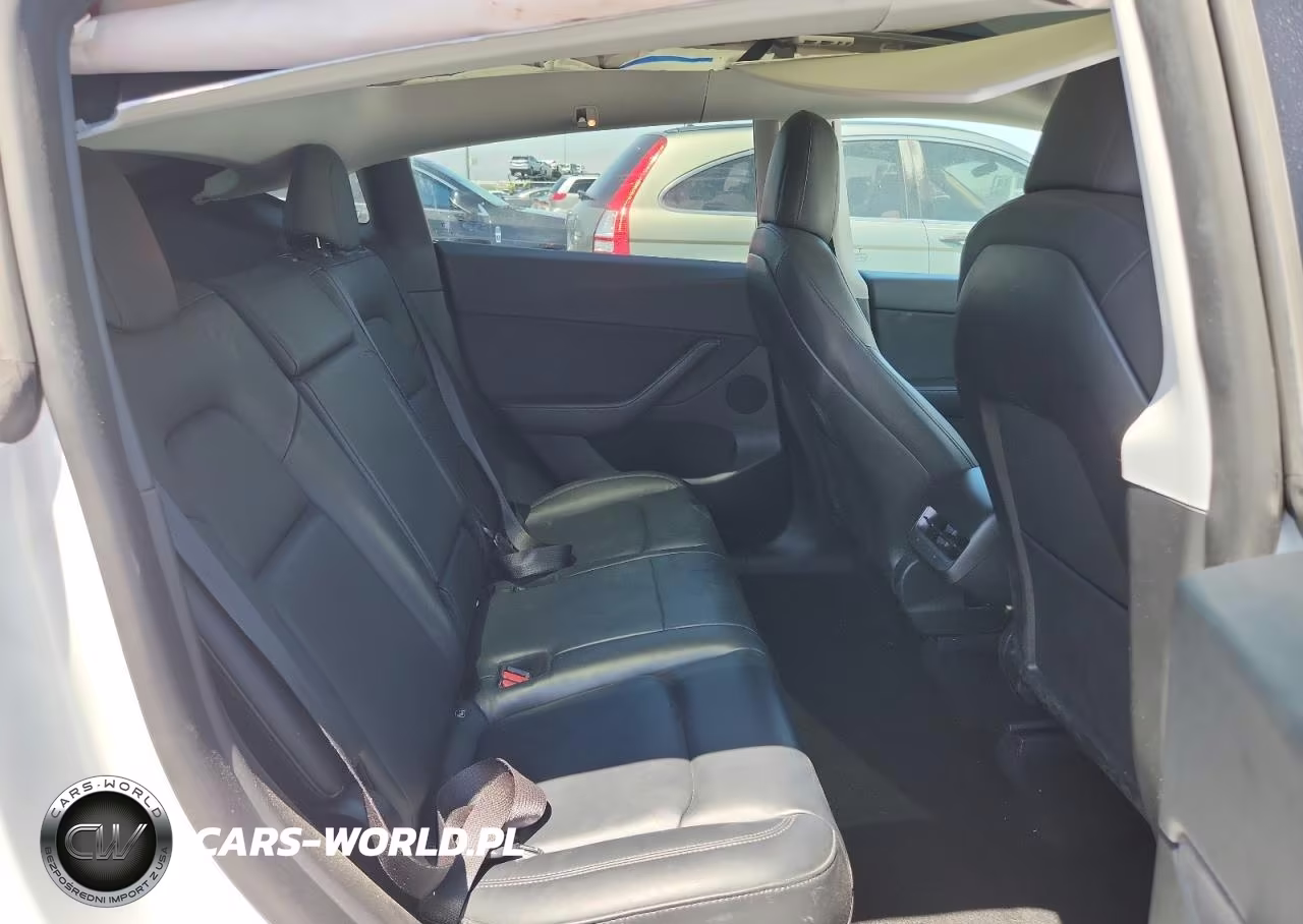 2021 Tesla Model Y VIN:5YJYGDEE5MF241375 - 11