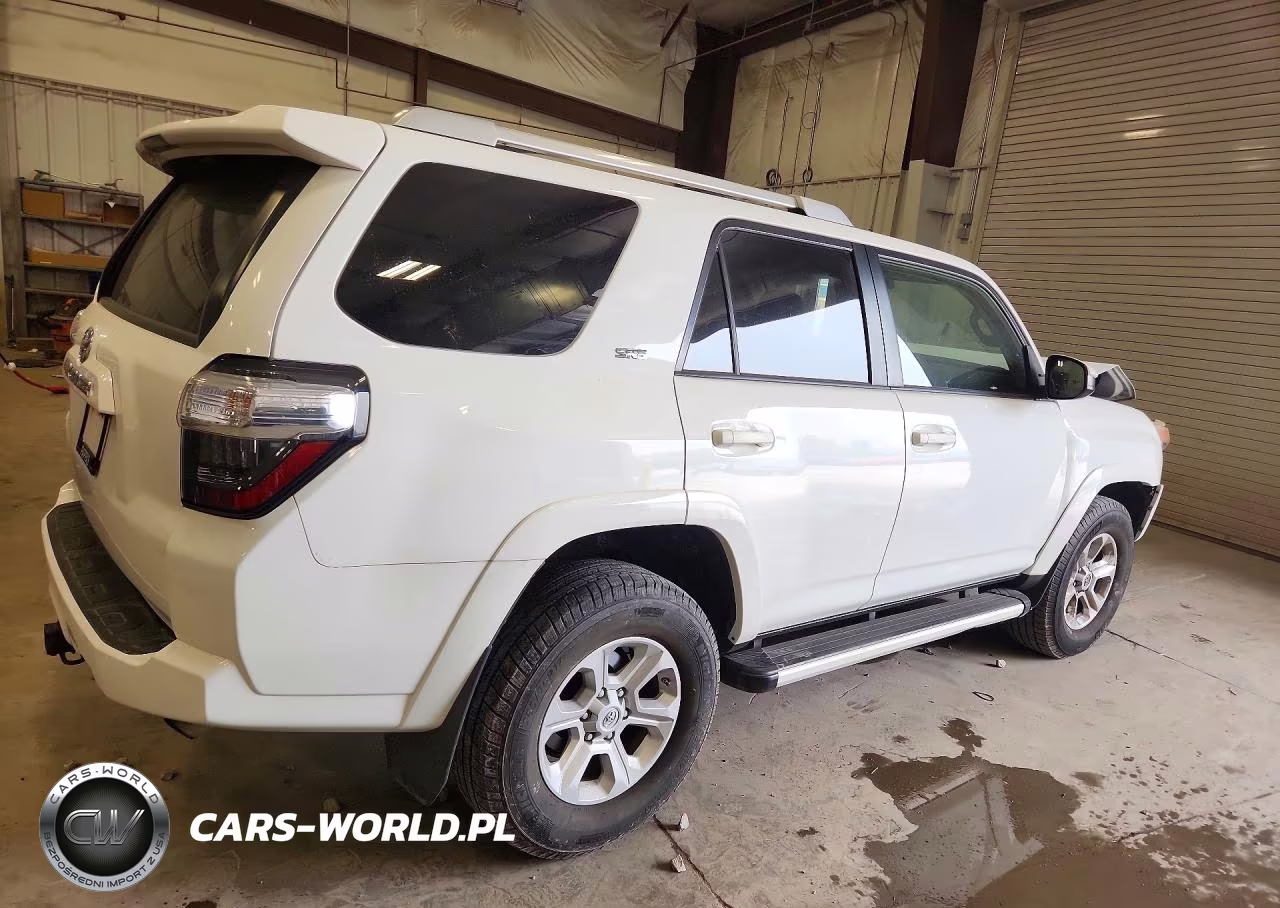 2018 Toyota 4Runner Sr5 VIN:JTEBU5JRXJ5507558 - 3