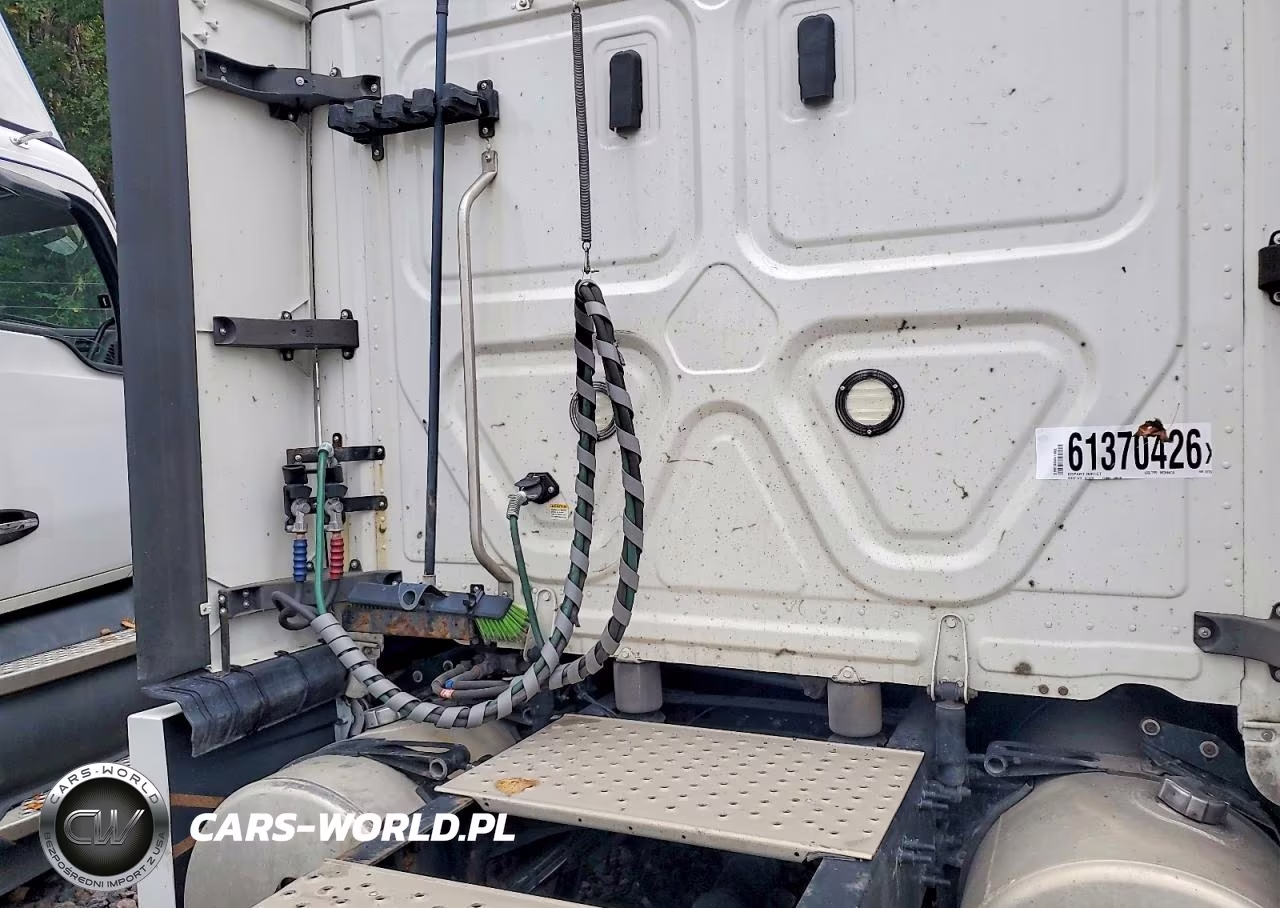 2020 Freightliner Cascadia 126 VIN:3AKJHHDR1LSKY2539 - 14