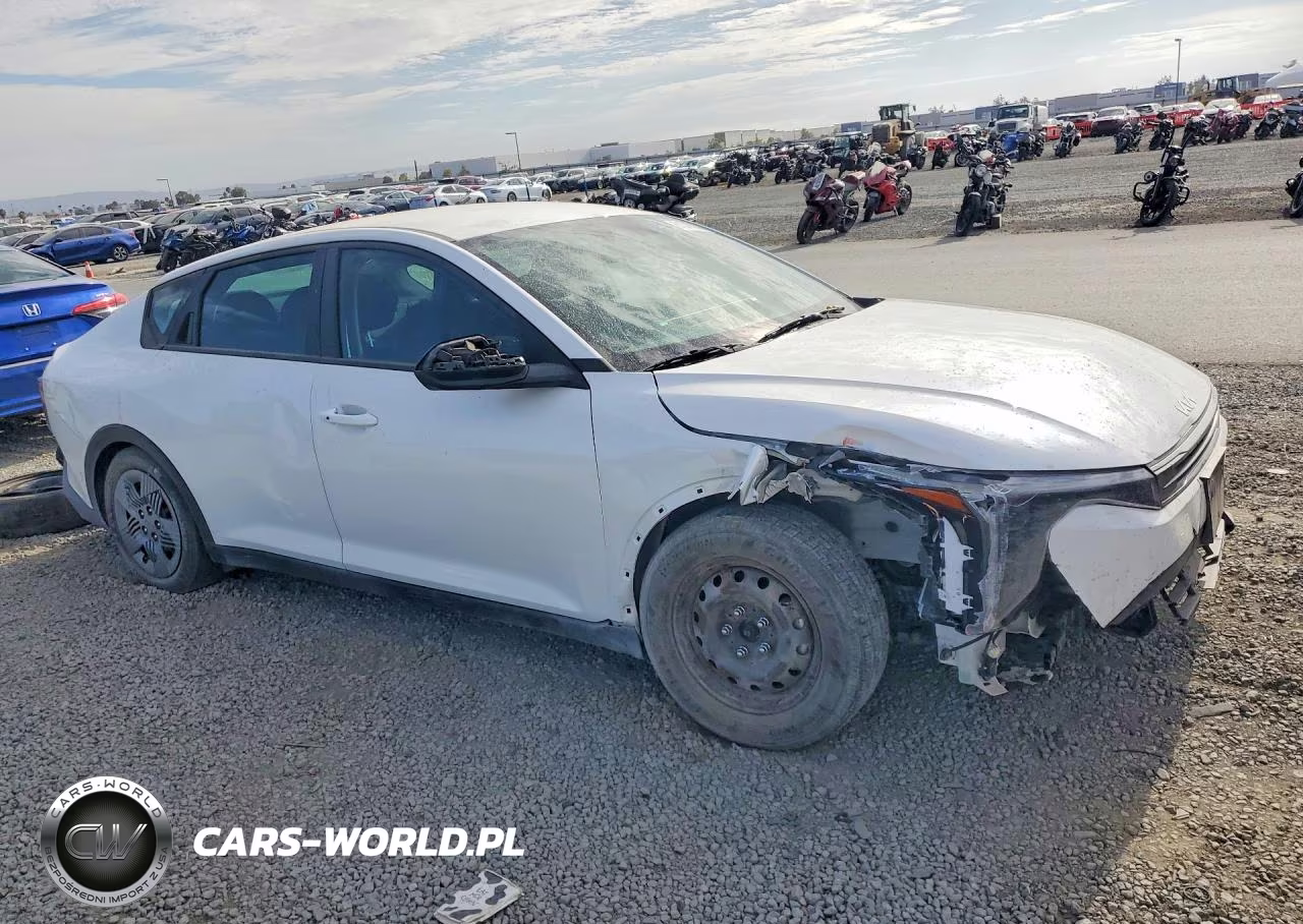 2025 Kia K4 Lx VIN:3KPFT4DEXSE180824 - 4
