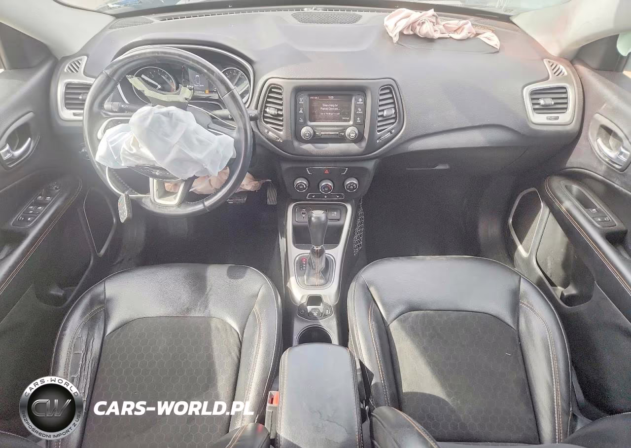 2018 Jeep Compass Latitude VIN:3C4NJCBBXJT330820 - 8
