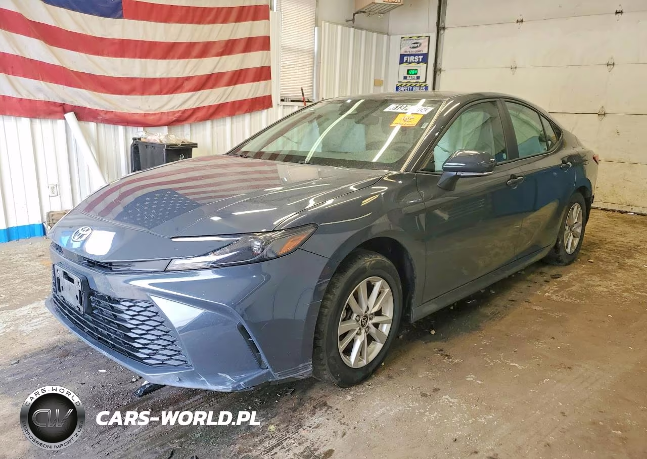 2025 Toyota Camry Le – zdjęcie 1 z 13