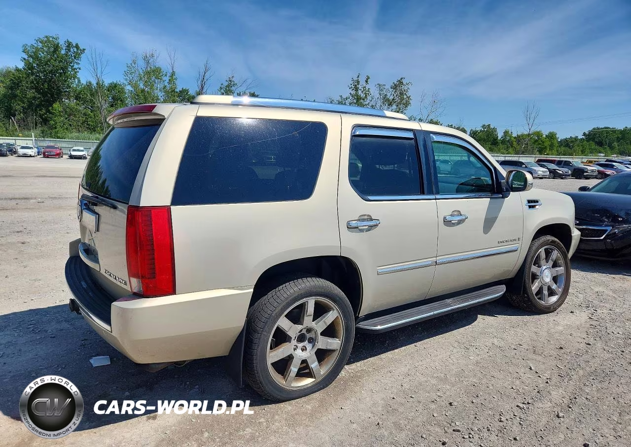 2008 Cadillac Escalade Luxury VIN:1GYFK63888R128299 - 3