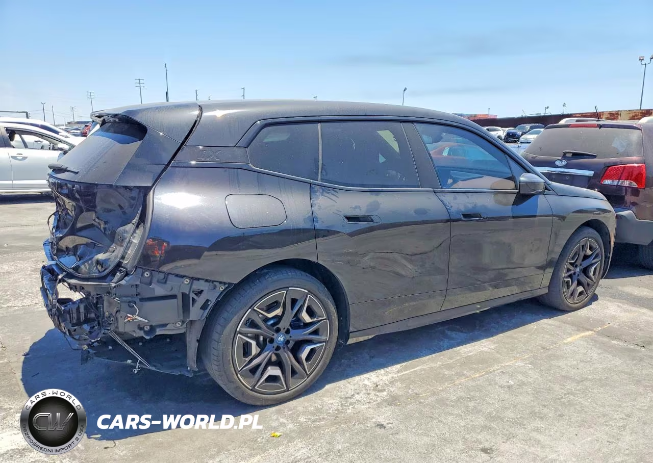 2024 BMW Ix xDrive50 VIN:WB523CF03RCN40748 - 3