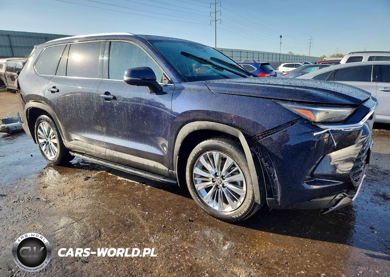 2026 Toyota Grand Highlander Platinum VIN:5TDAAAB53TS108677 - 4