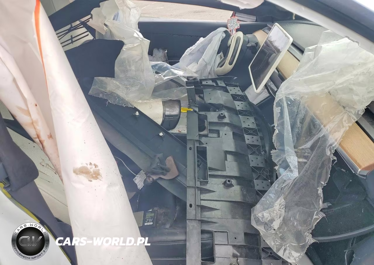 2020 Tesla Model Y VIN:5YJYGDEE7LF012436 - 7