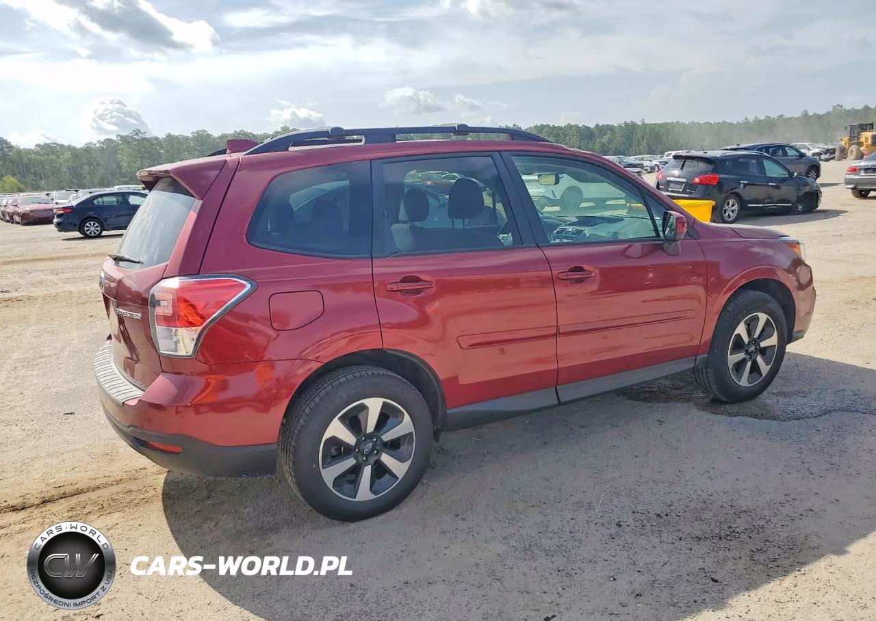 2018 Subaru Forester 2.5I Premium VIN:JF2SJAGC4JH575721 - 3