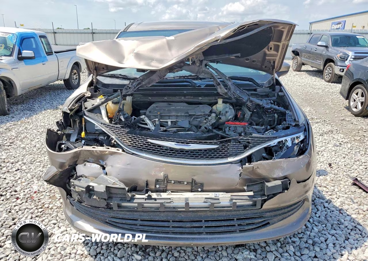 2017 Chrysler Pacifica Lx VIN:2C4RC1CG3HR553157 - 5