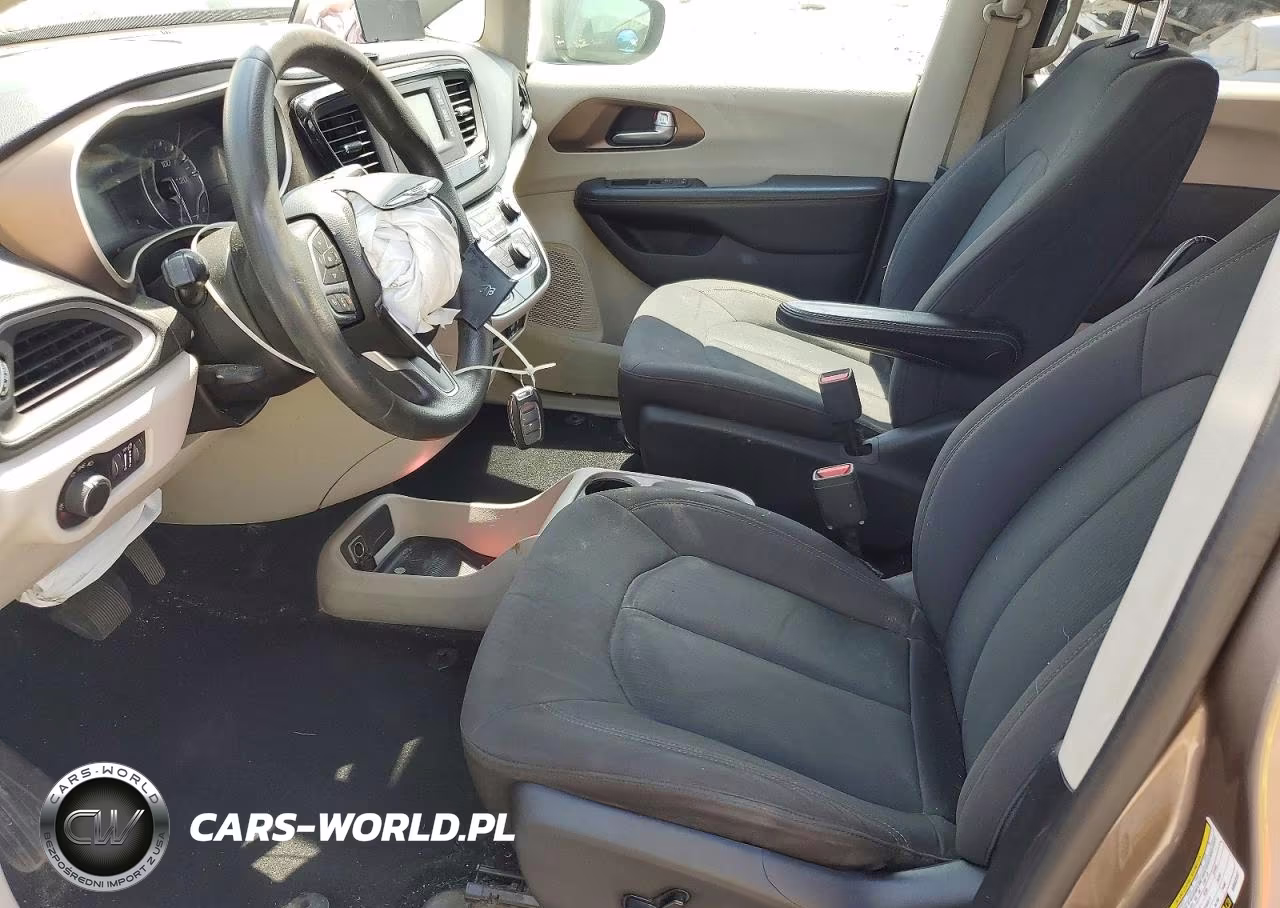 2017 Chrysler Pacifica Lx VIN:2C4RC1CG3HR553157 - 7