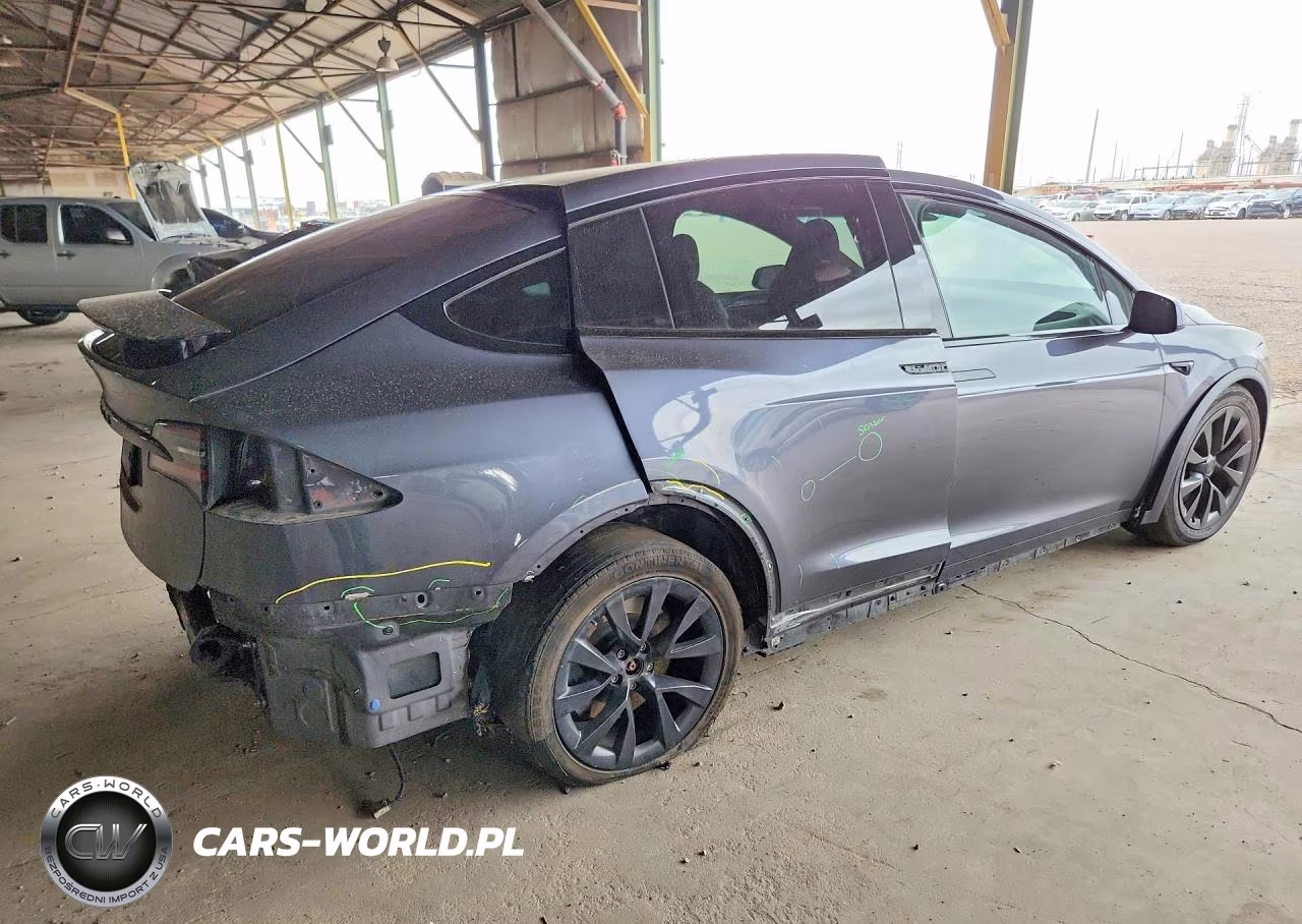2022 Tesla Model X VIN:7SAXCBE57NF335418 - 3