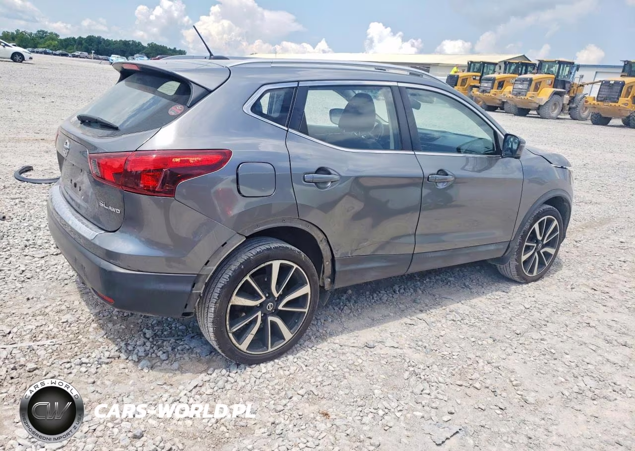 2018 Nissan Rogue Sport Sl VIN:JN1BJ1CR1JW600114 - 3