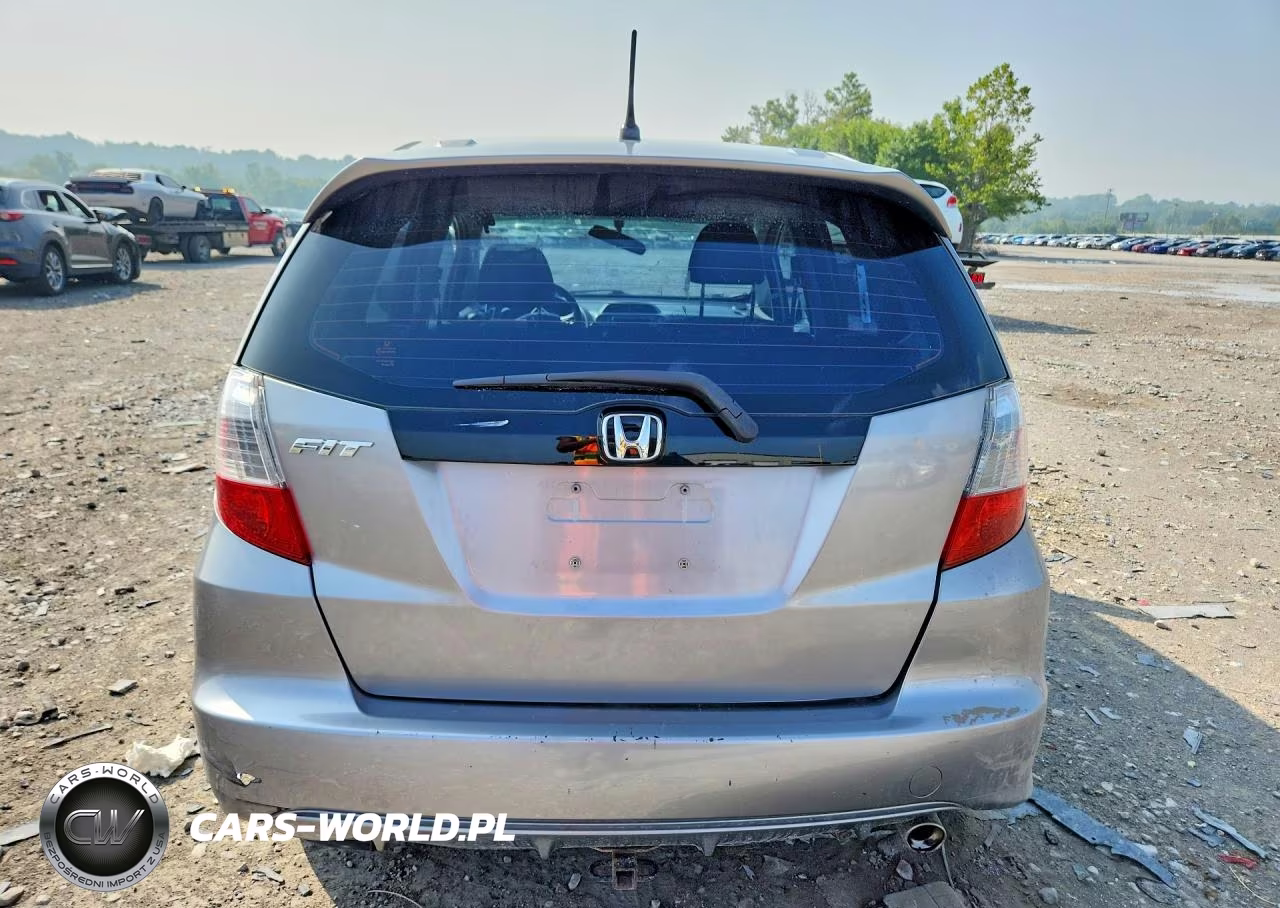 2010 Honda Fit Sport VIN:JHMGE8H63AS021923 - 6