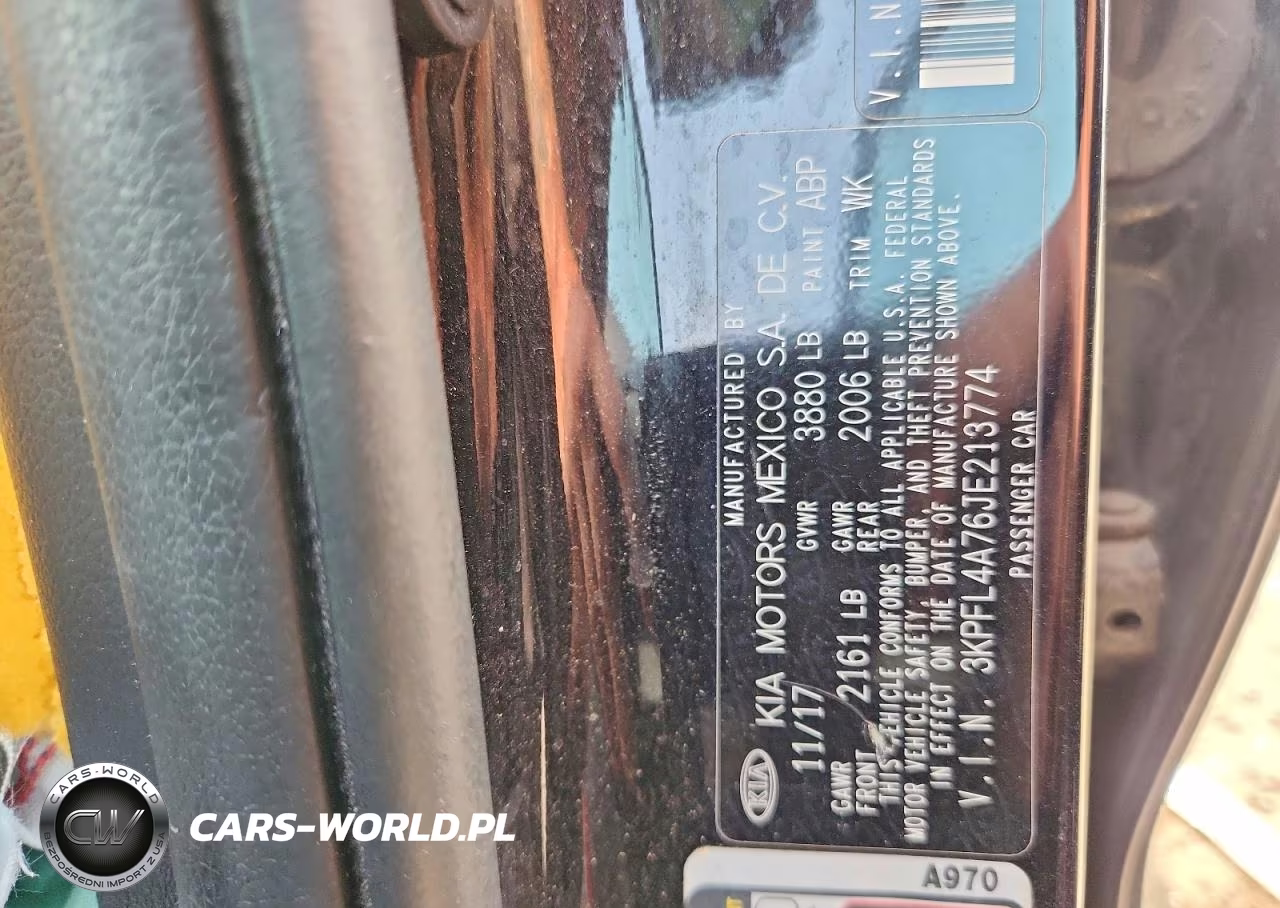 2018 Kia Forte S VIN:3KPFL4A76JE213774 - 12