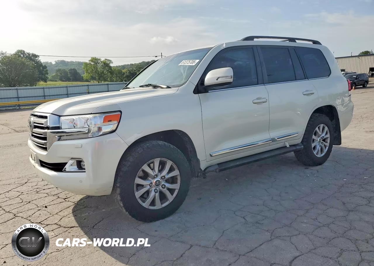 2016 Toyota Land Cruiser Base