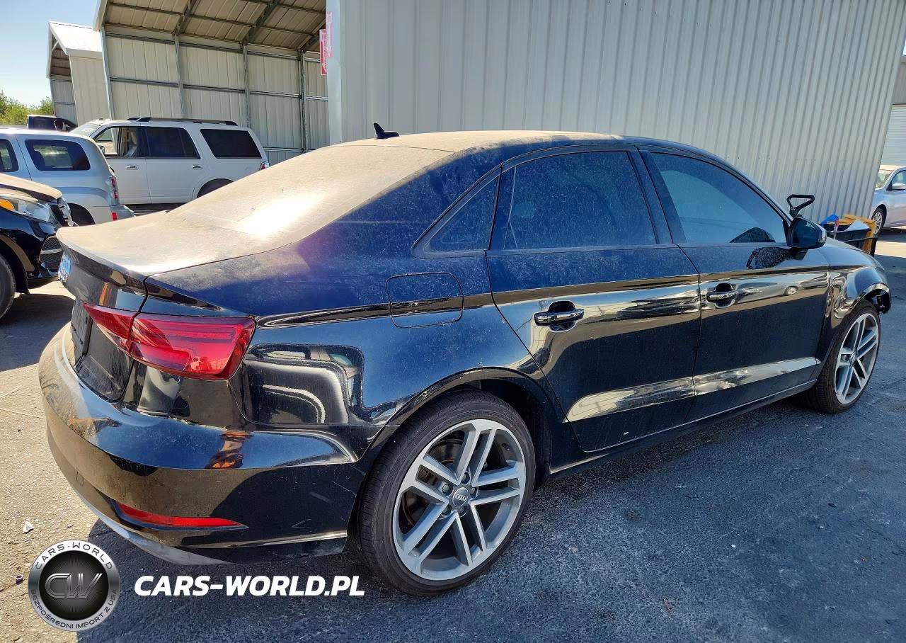 2018 Audi A3 Premium VIN:WAUAUGFF4J1015364 - 3