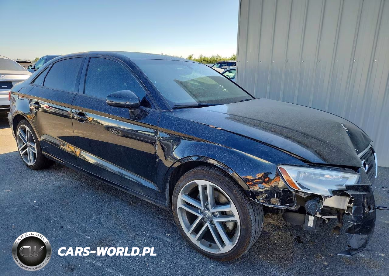 2018 Audi A3 Premium VIN:WAUAUGFF4J1015364 - 4