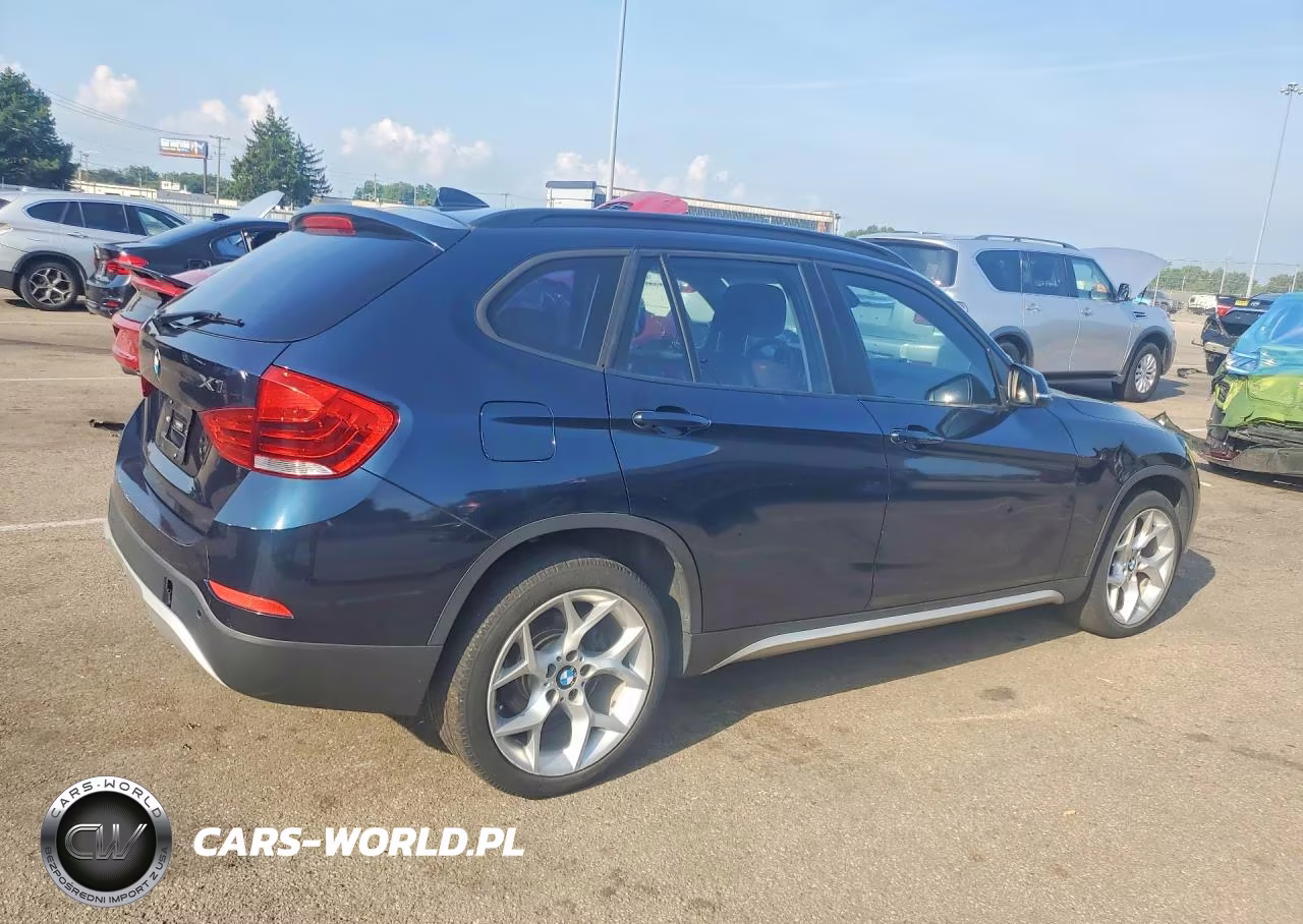 2013 BMW X1 xDrive28I VIN:WBAVL1C50DVR83665 - 3