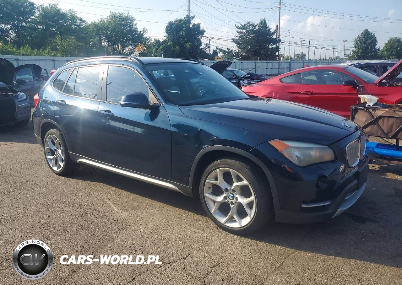 2013 BMW X1 xDrive28I VIN:WBAVL1C50DVR83665 - 4