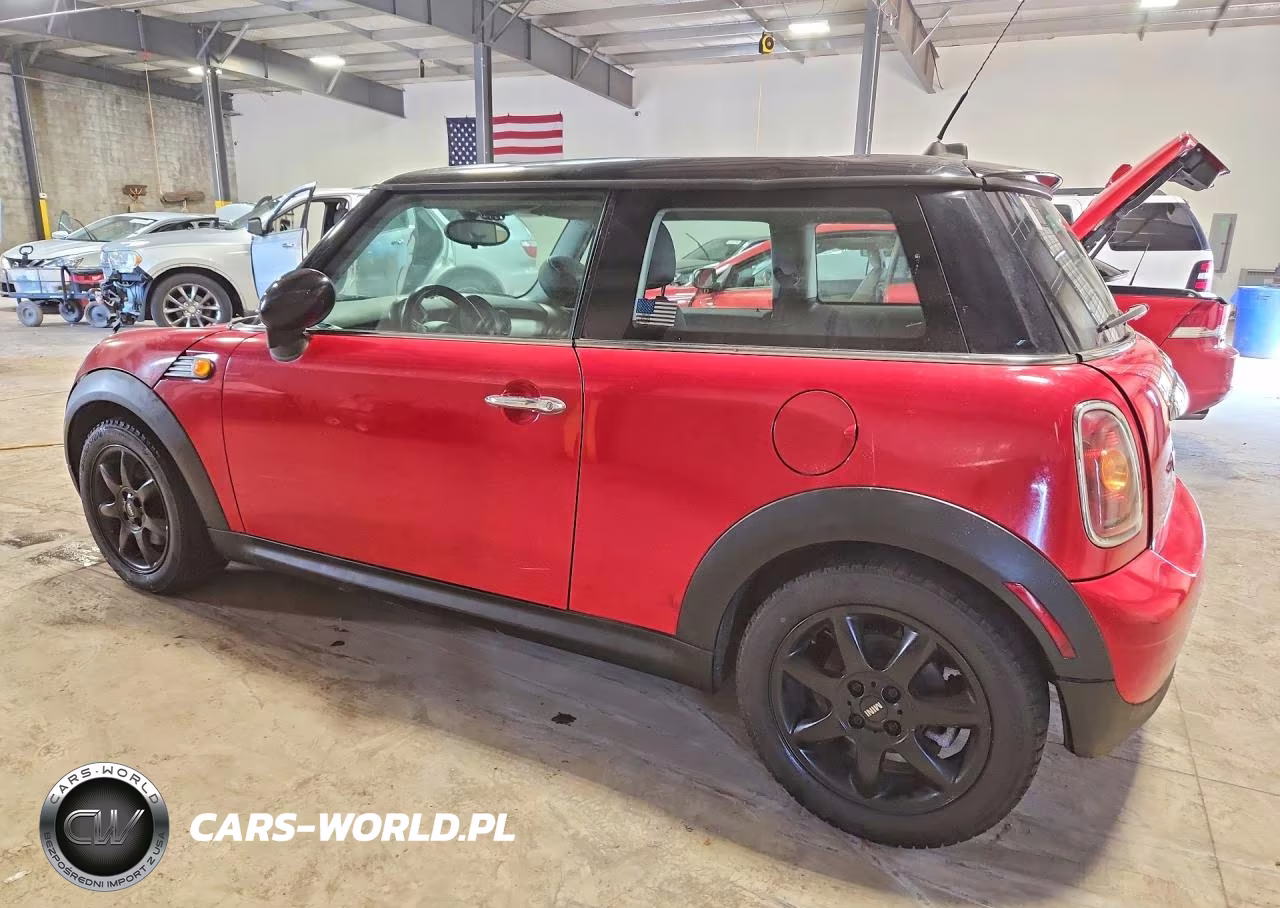 2009 Mini Cooper VIN:WMWMF33519TW77429 - 2