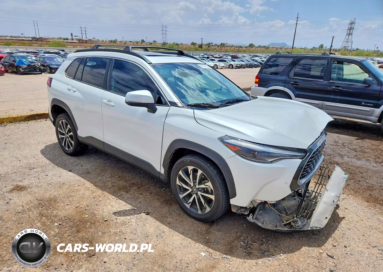 2022 Toyota Corolla Cross Xle VIN:7MUDAABG0NV022136 - 4