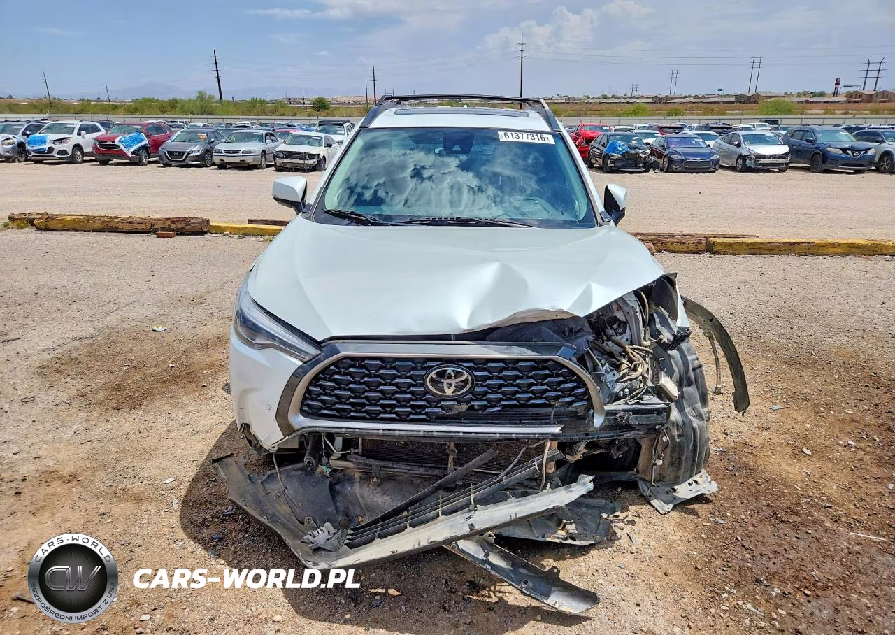 2022 Toyota Corolla Cross Xle VIN:7MUDAABG0NV022136 - 5