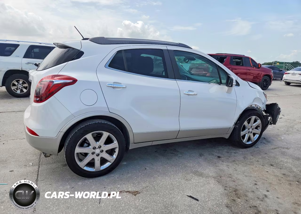 2019 Buick Encore Essence VIN:KL4CJCSM0KB745716 - 3