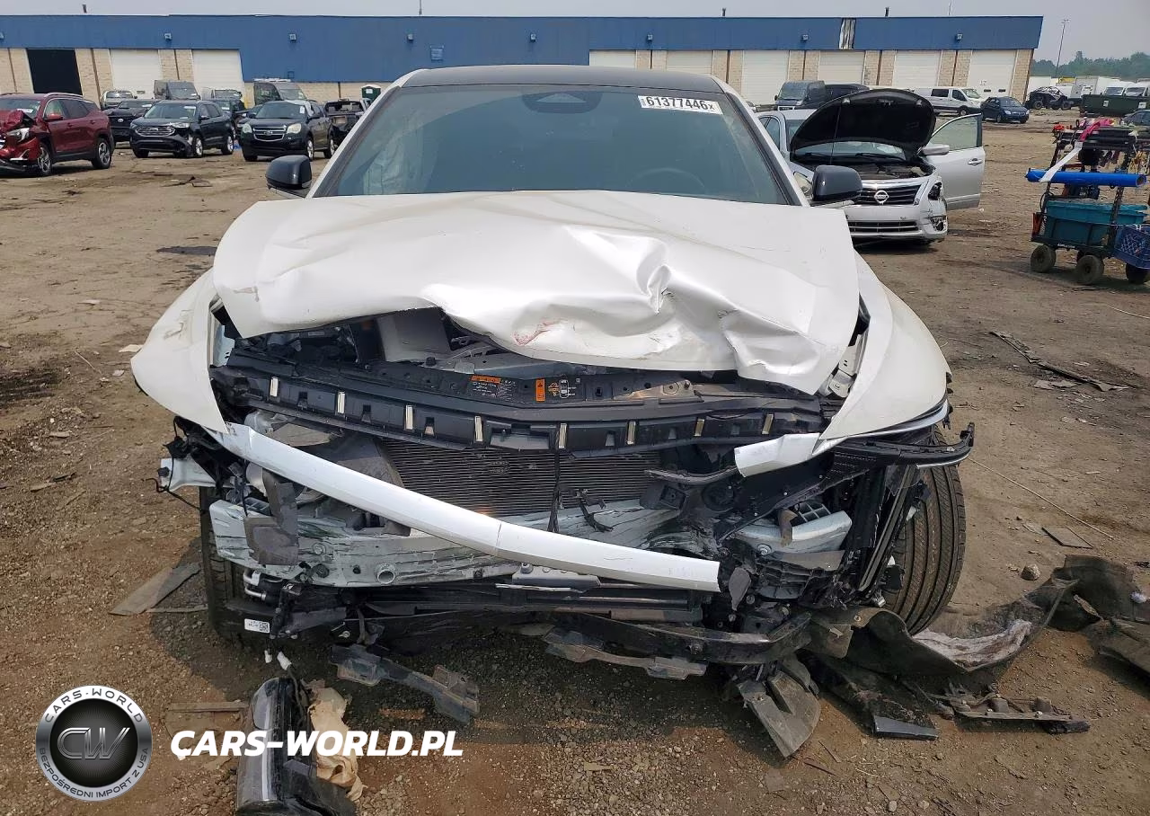 2025 Cadillac Lyriq Luxury VIN:1GYKPNRL3SZ306407 - 5