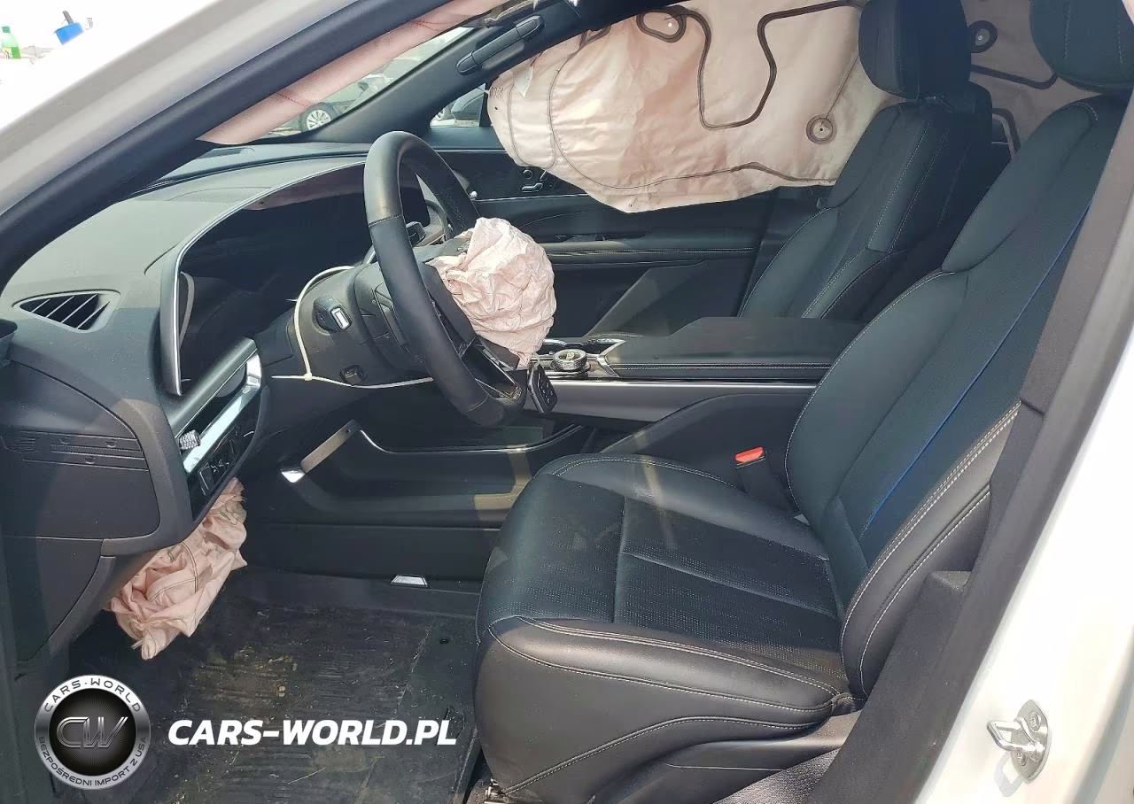 2025 Cadillac Lyriq Luxury VIN:1GYKPNRL3SZ306407 - 7
