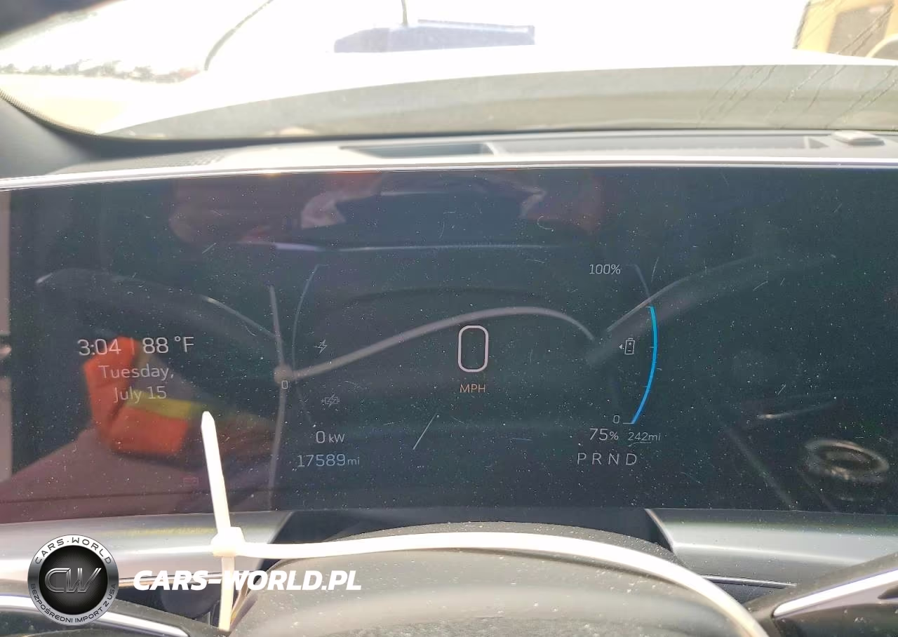 2025 Cadillac Lyriq Luxury VIN:1GYKPNRL3SZ306407 - 9
