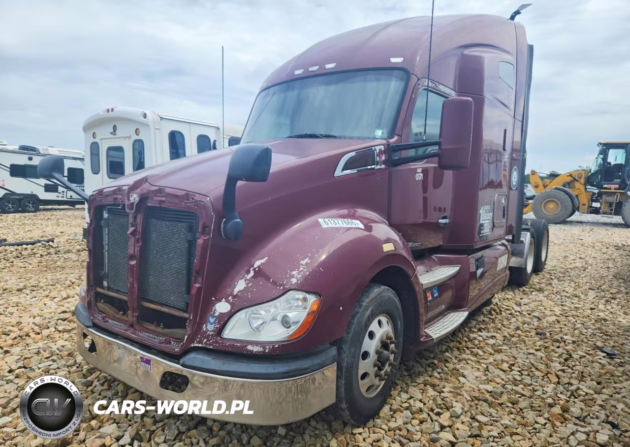 2015 Kenworth T680 Semi Truck