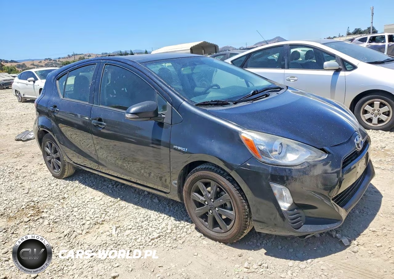 2016 Toyota Prius C Persona Special Edition VIN:JTDKDTB34G1117042 - 4