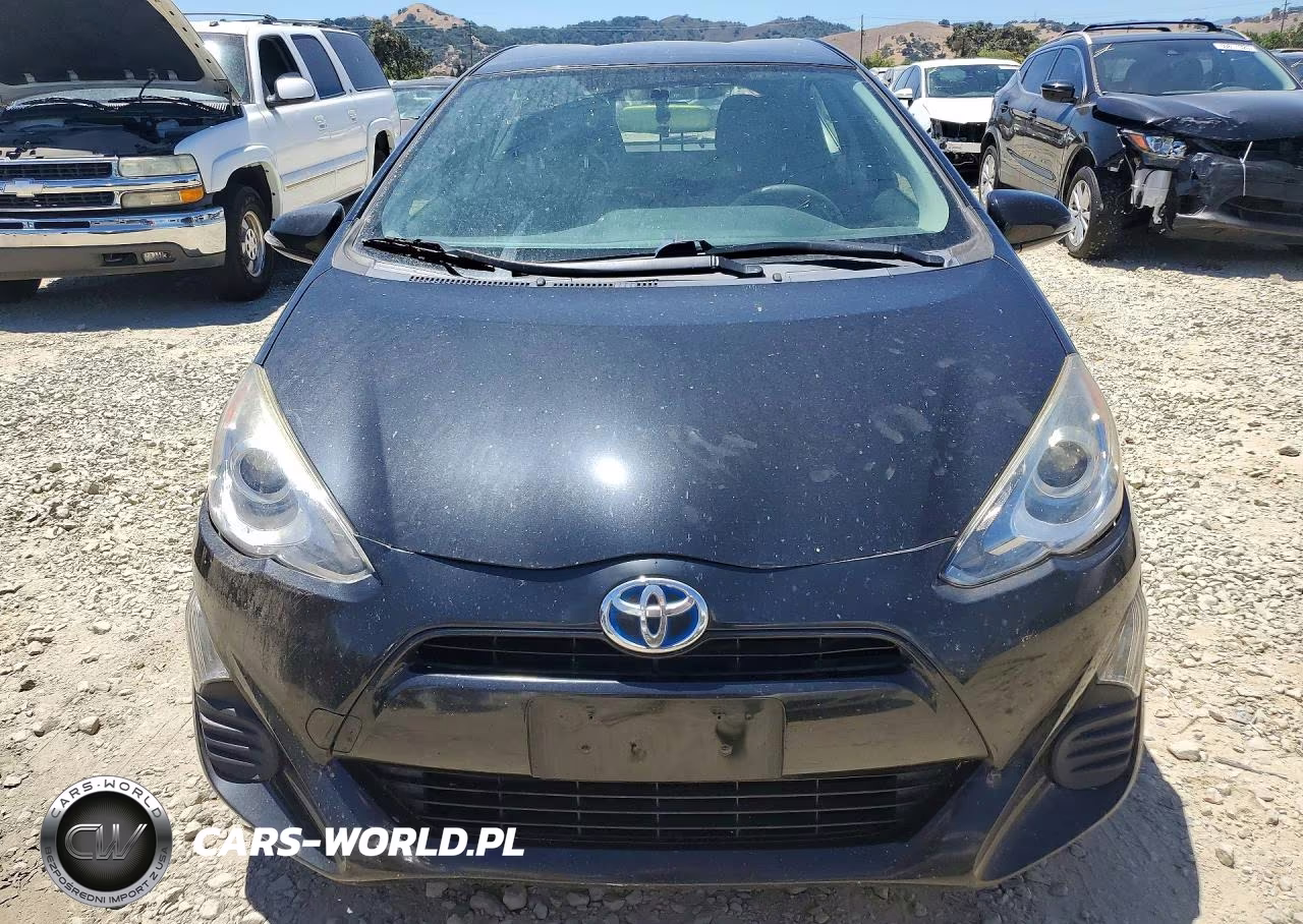 2016 Toyota Prius C Persona Special Edition VIN:JTDKDTB34G1117042 - 5