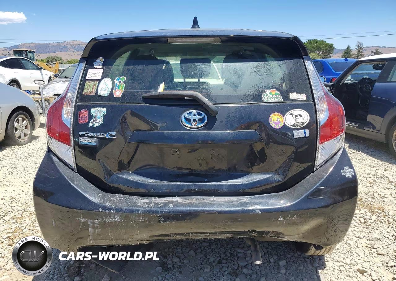 2016 Toyota Prius C Persona Special Edition VIN:JTDKDTB34G1117042 - 6