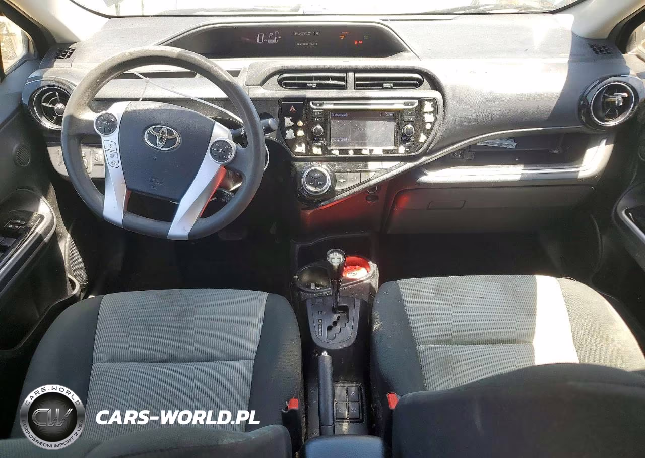 2016 Toyota Prius C Persona Special Edition VIN:JTDKDTB34G1117042 - 8