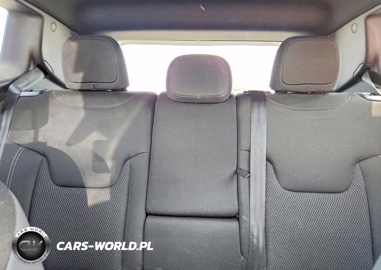 2022 Jeep Renegade Altitude VIN:ZACNJDE19NPN48461 - 10