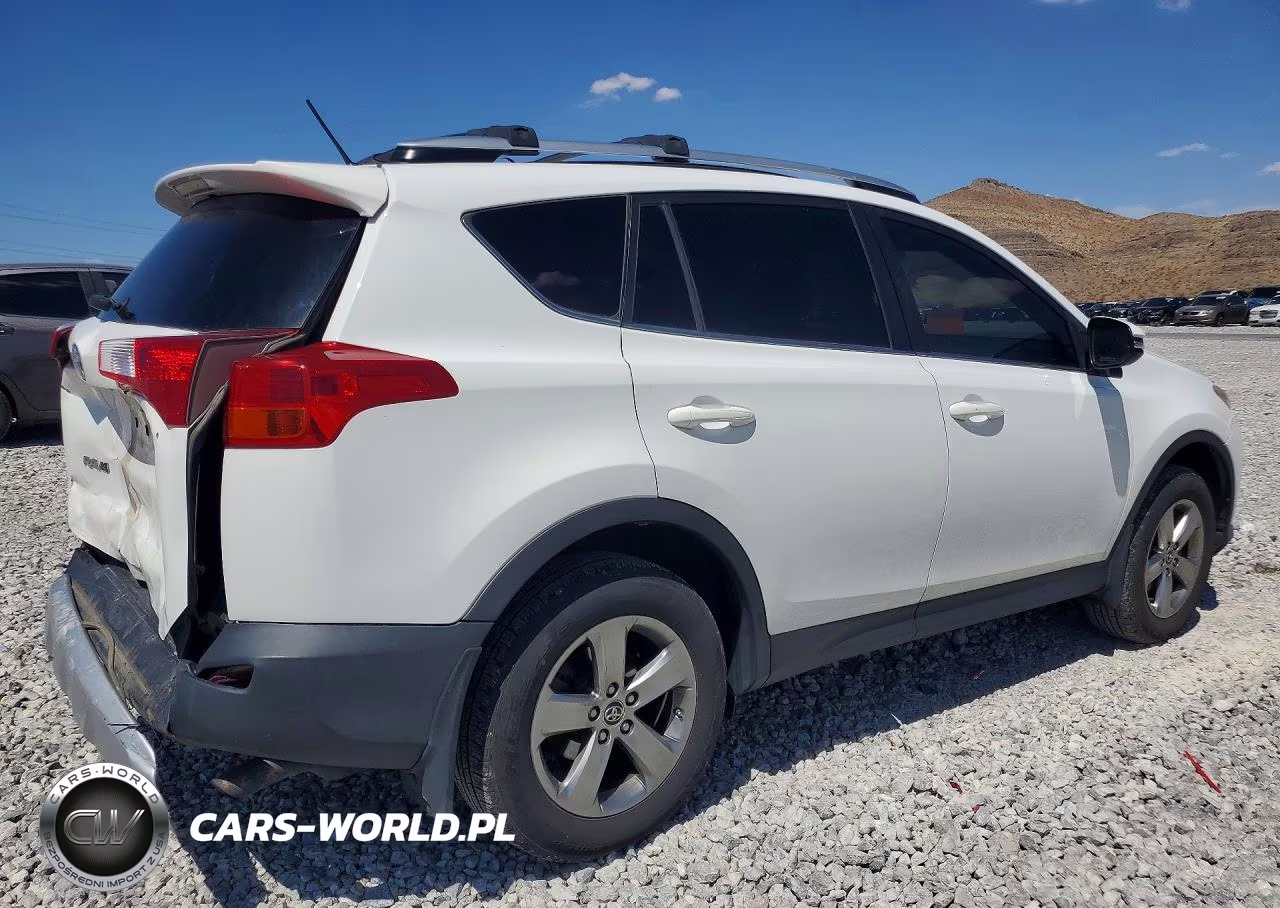 2015 Toyota Rav4 Xle VIN:JTMRFREV0FJ030777 - 3
