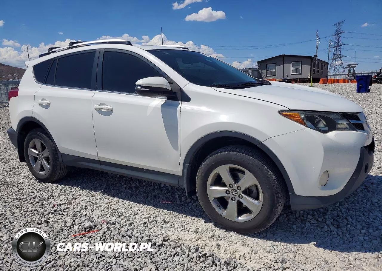 2015 Toyota Rav4 Xle VIN:JTMRFREV0FJ030777 - 4