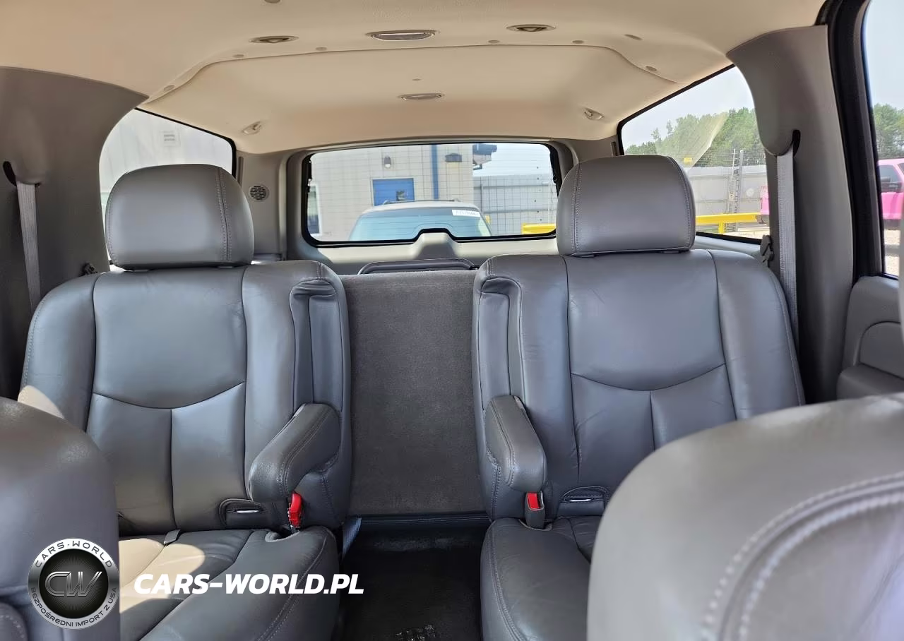 2004 Chevrolet Suburban C1500 VIN:1GNEC16Z84J199122 - 10