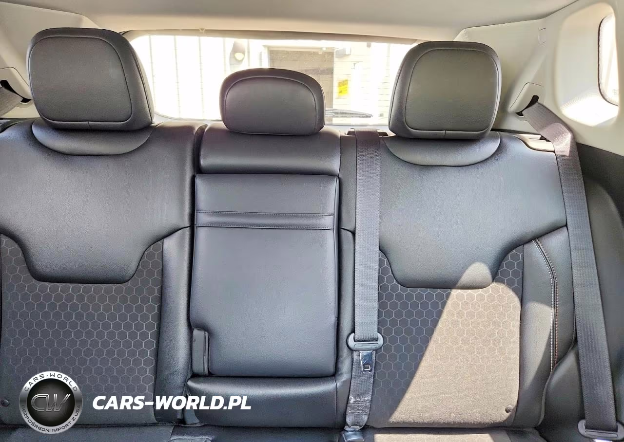 2018 Jeep Compass Latitude VIN:3C4NJDBB5JT206041 - 10