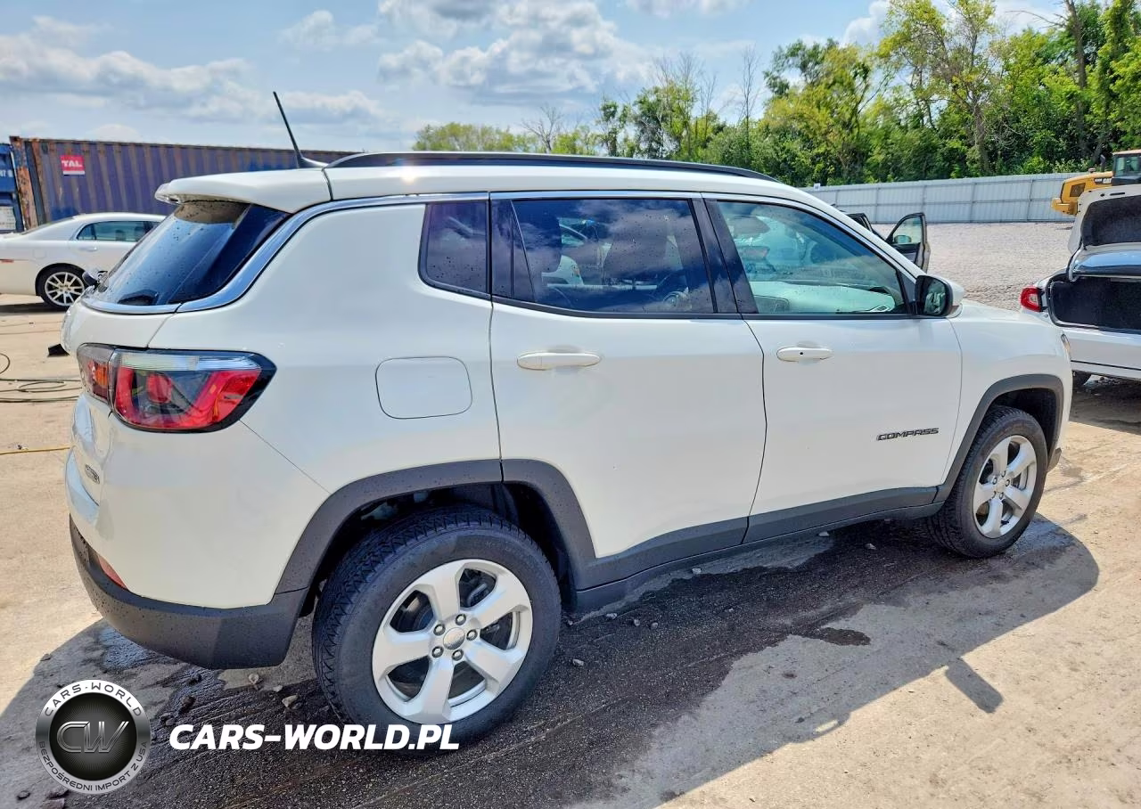 2018 Jeep Compass Latitude VIN:3C4NJDBB5JT206041 - 3