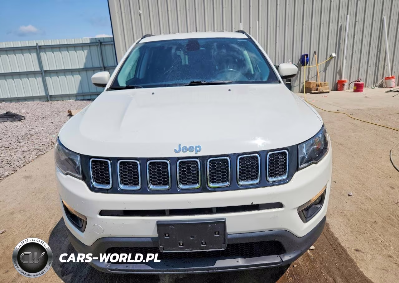 2018 Jeep Compass Latitude VIN:3C4NJDBB5JT206041 - 5