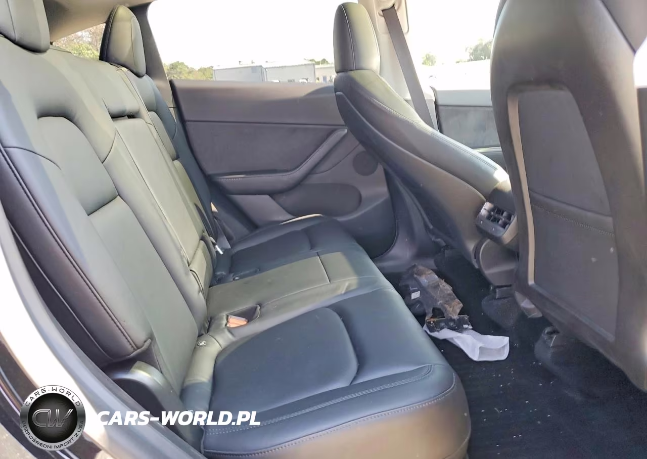 2020 Tesla Model Y VIN:5YJYGDEF2LF029153 - 10