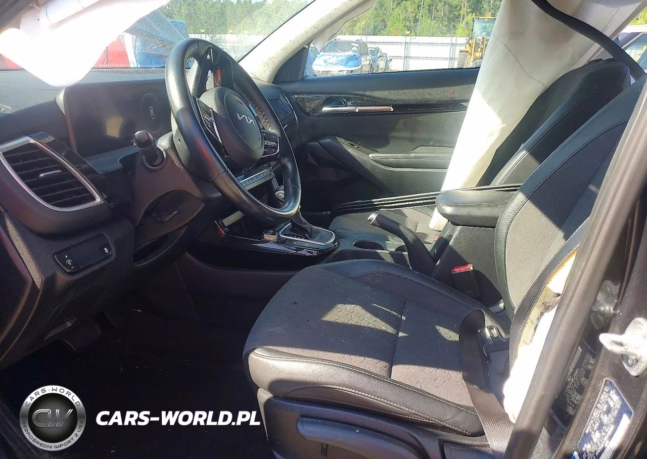 2024 Kia Seltos X Line VIN:KNDEUCA78R7593991 - 7