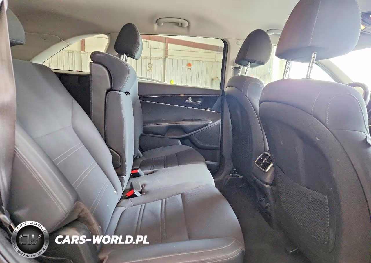 2019 Kia Sorento Lx VIN:5XYPG4A35KG499630 - 11